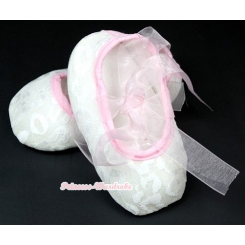 White Lace Crib Shoes With Light Pink Ribbon S538 